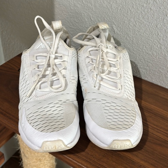 Nike Air Max 270. Size 6 Youth or Size 7 Women’s - Picture 8 of 11
